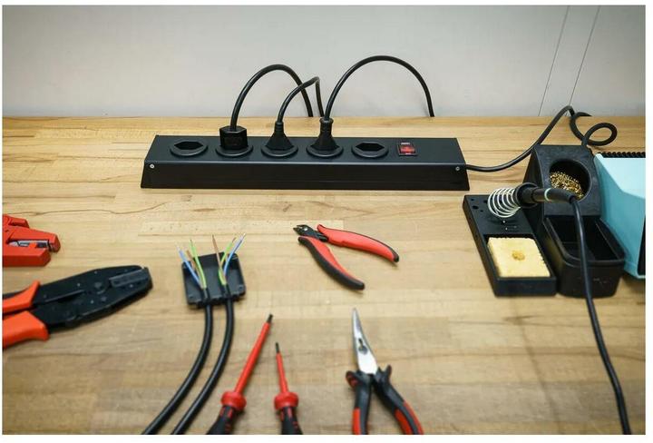 Produktbild Max Hauri Power Line mit Schalter (5x, Typ 13, 1.50 m)