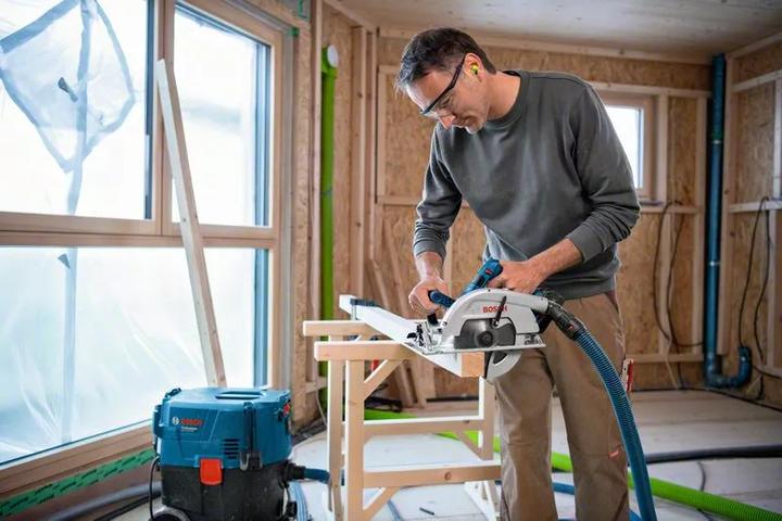 Productafbeelding Bosch Professional GKS 18V-70 L snoerloze handcirkelzaag (2xPC5,5Ah) (06016B9002)