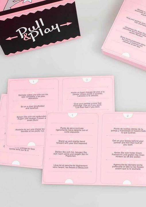 Produktbild Secret play Kartenspiel Ziehen & Spielen (ES/EN/DE/FR/NL/PT/IT) (Kartenspiel, Englisch, Französisch, Niederländisch, Portugiesisch, Italienisch, Deutsch, Spanisch)