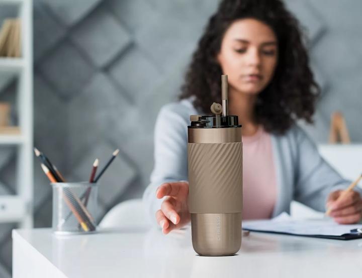 Produktbild Lepresso Coffee Mug with Sleeve and Straw (0.52 l)