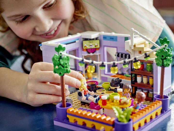 Produktbild LEGO Heartlake City Gemeinschaftsküche (41747, LEGO Friends)