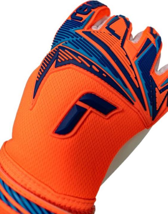 Actual product image Reusch Attrakt Freegel Advance (8)