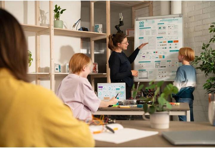 Actual product image Arduino Cloud Maker Plan