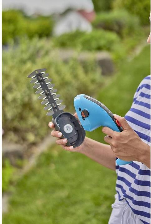 Actual product image Gardena ClassicCut Li cordless grass and shrub shears set (Rechargeable battery operated)