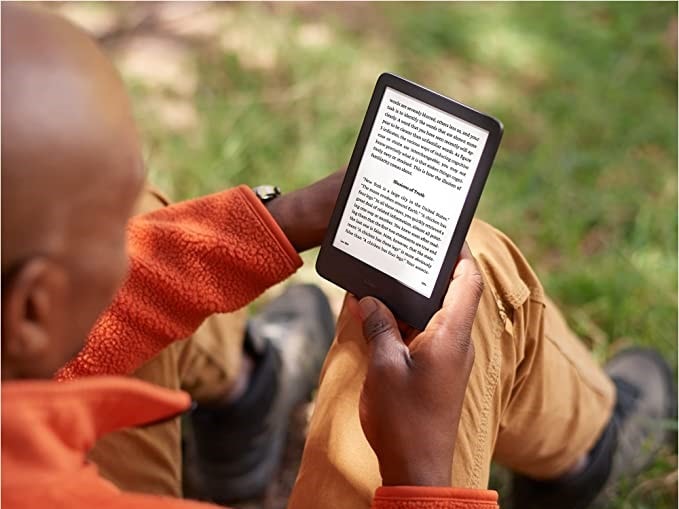 Produktbild Amazon Kindle with Special Offers (2022) (6", 16 GB, Black)