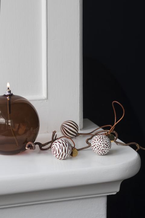 Produktbild Mette Ditmer GLOBE Christmas baubles, 3-pack - Walnut (3 x)