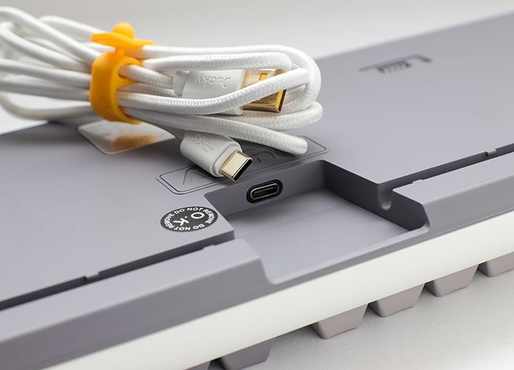 Image du produit Ducky One 3 Mist Grey TKL Clavier de jeu, LED RGB - MX-Brown (DE, Filaire)