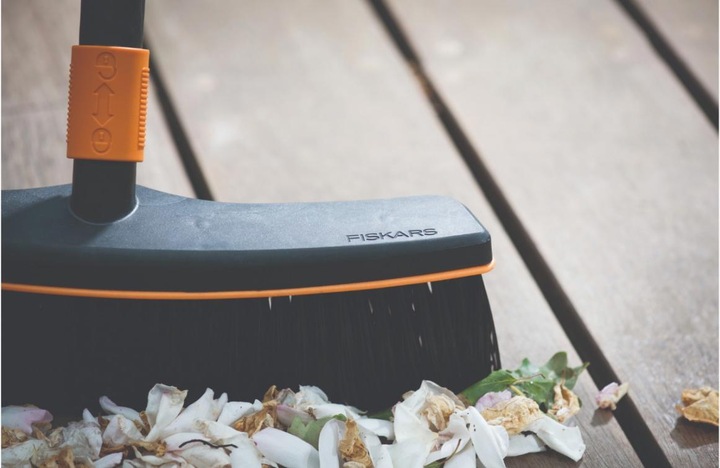 Produktbild Fiskars Strassenbesen (1 Stk.)