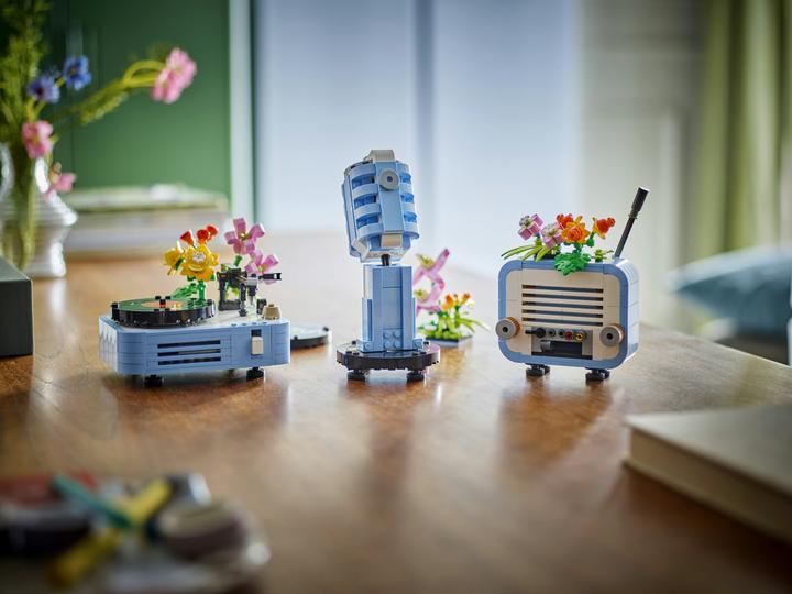 Produktbild LEGO Plattenspieler mit Blumen (31172, LEGO Creator Expert)