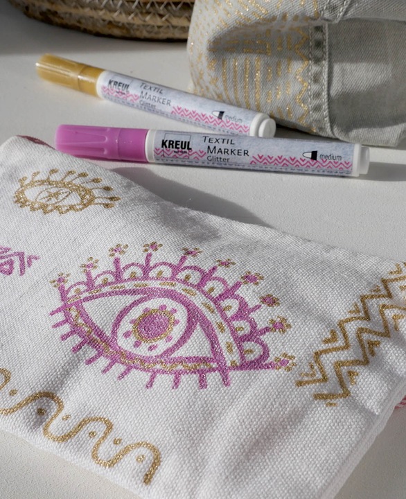 Produktbild Kreul Stoffmalstift, Textilmarker Javana texi mäx Glitter für helle und dunkle Stoffe (Blau, 4 mm)