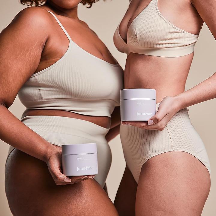 Actual product image Juno & Me 2in1 AHA Body Scrub: Körperpeeling mit Vulkangestein (160 ml)