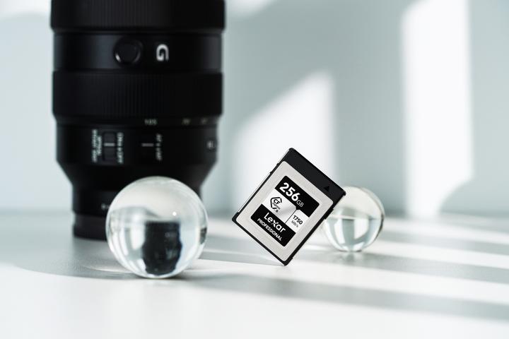 Actual product image Lexar Professional Silver Series (256 GB, CFexpress type B)