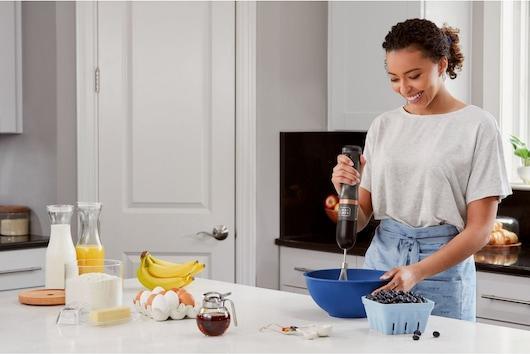 Actual product image Black & Decker Kitchen Wand™ 7.2V cordless hand blender, grey