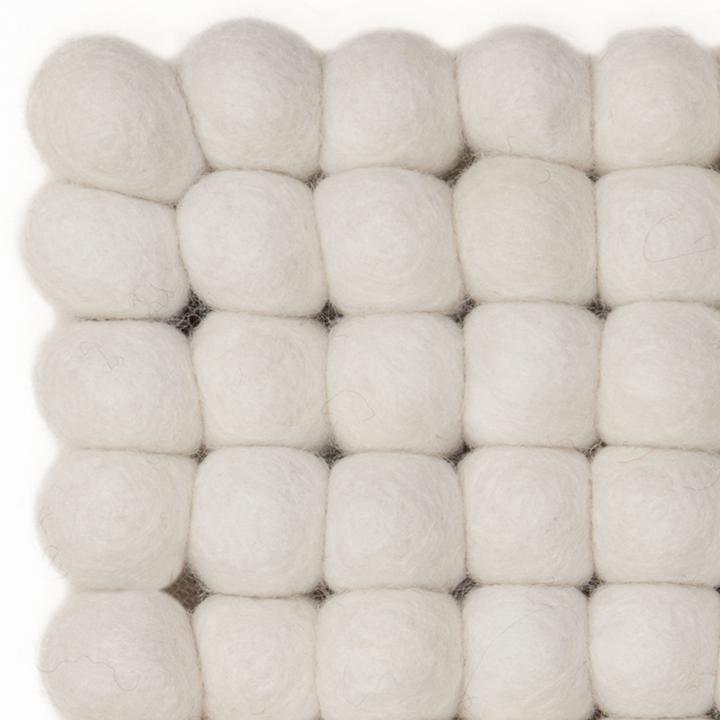 Produktbild Myfelt Linéa Filzkugelteppich (70 x 100 cm)