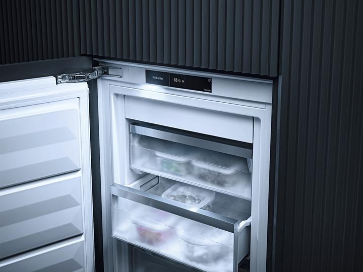 Image du produit Miele Congélateurs FNS 7774 D (Encastrable, 213 l)