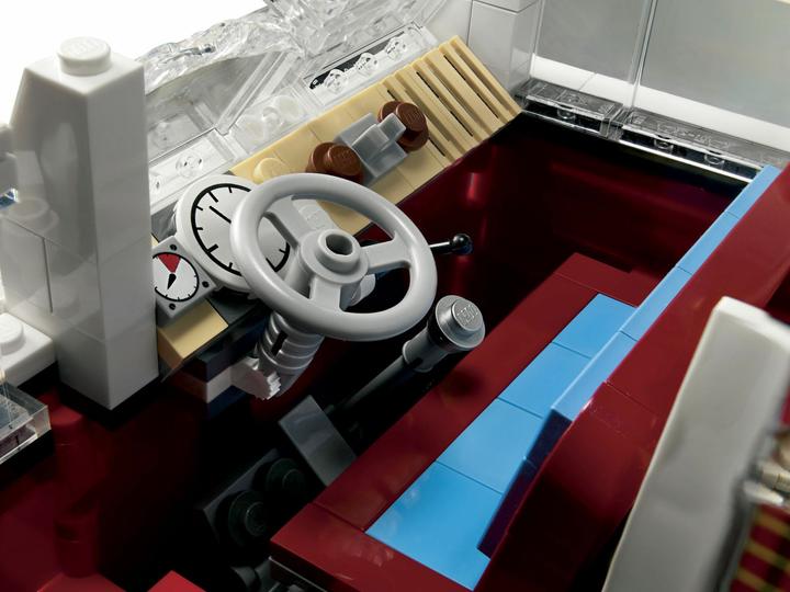 Actual product image LEGO Volkswagen T1 camper van (10220, LEGO Creator Expert)