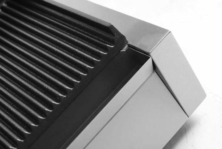 Actual product image Hendi Panini grill, top grooved, bottom smooth
