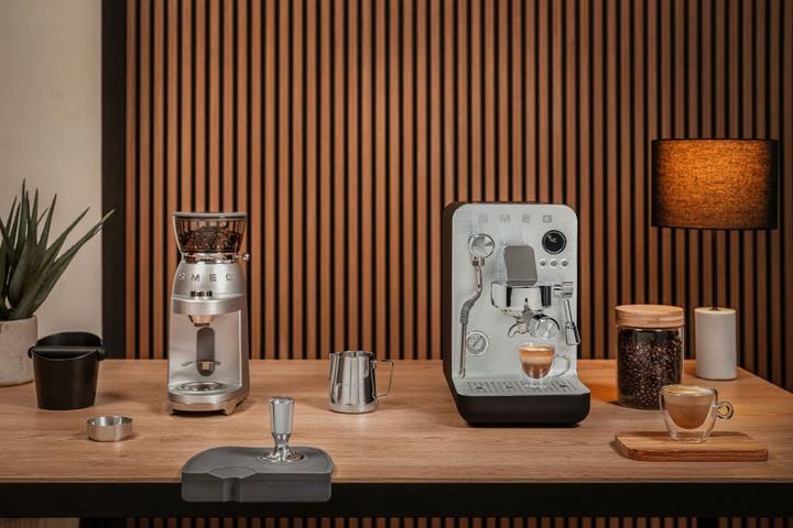 Actual product image Smeg EMC02BLMEU