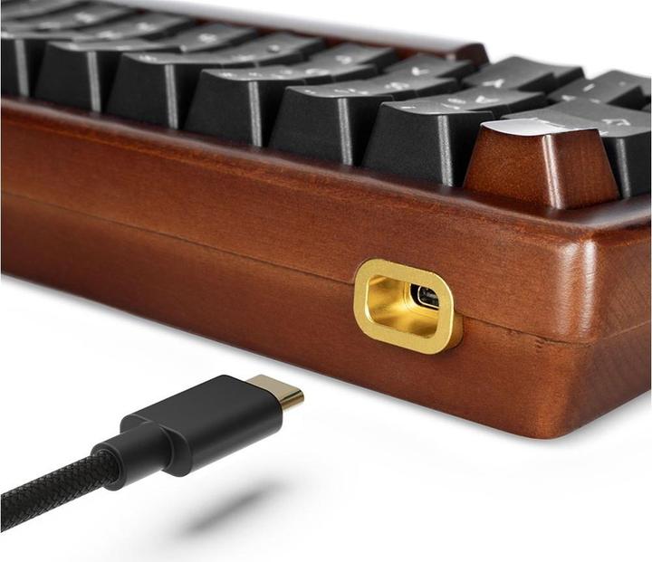 Actual product image Sharkoon SKILLER SGK50 S4 Gen2 Wood PBT (holz/schwarz, DE-Layout, Gateron G Pro 3.0 Yellow) (DE, Cable)