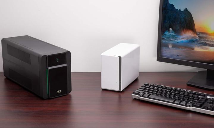 Image du produit APC BX2200MI-FR (2200 VA, 1200 W, Line-interactive Onduleur)