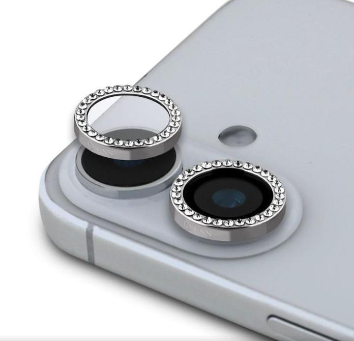 Guess Fixed Glliter Protective Lens für Apple iPhone 16, 16 Plus - silver (Apple iPhone 16)