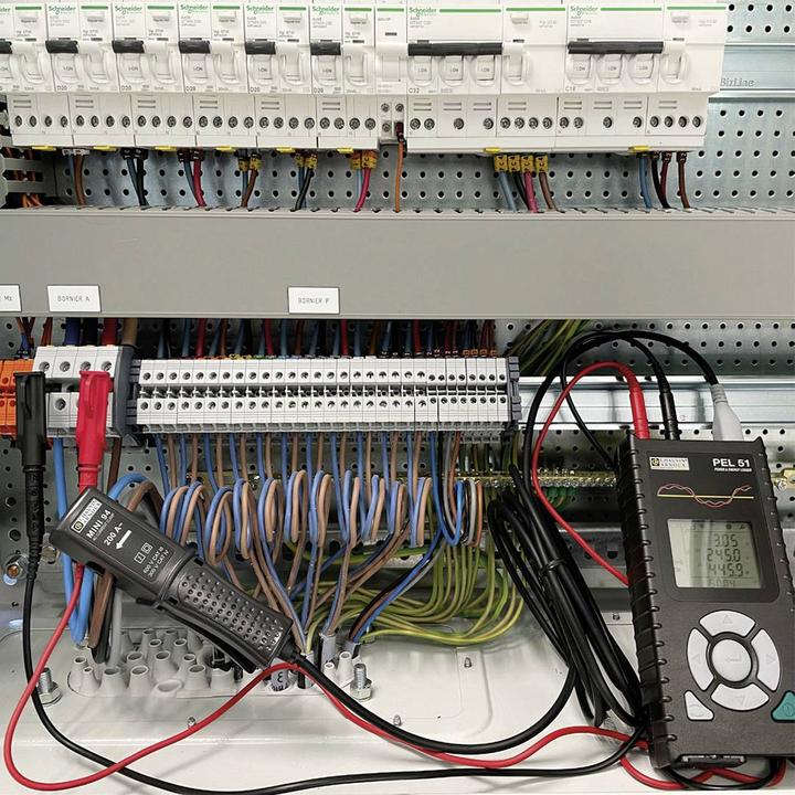 Actual product image Chauvin Arnoux PEL 51 Mains analyser 1-phase incl. current clamps, with logger function