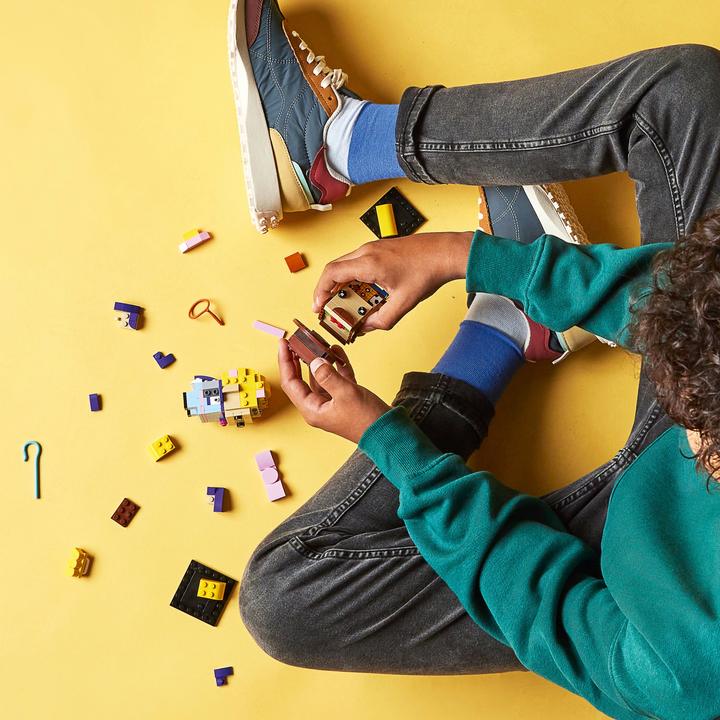 Actual product image LEGO BrickHeadz - Woody and Porcelain Girl (40553, LEGO Disney, LEGO Rare Sets)