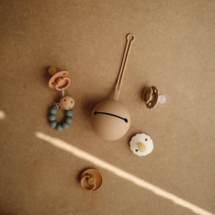 Actual product image Mushie Pacifier Case Cloudy Taupe