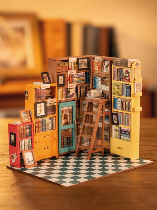 Actual product image Rolife Sam's Study - Miniature house