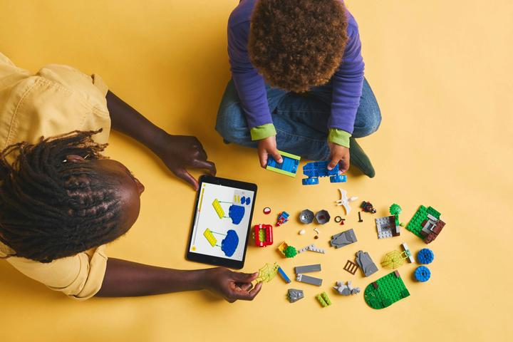 Actual product image LEGO Spideys Team auf Rettungsmission im Dino-Truck (11199, LEGO Marvel)