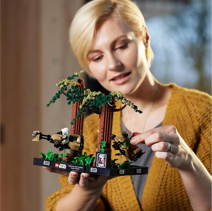 Image du produit LEGO Poursuite sur Endor - Diorama (75353, LEGO Star Wars)