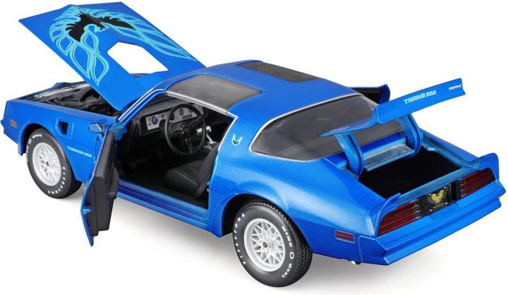 Actual product image Maisto Pontiac Firebird Trans Am 1978 1/18 blue