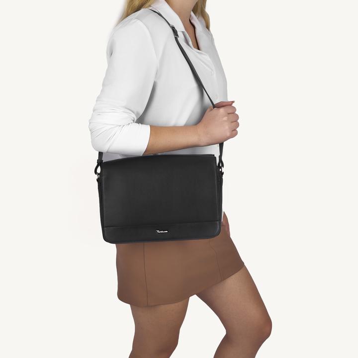 Actual product image Riccardo Ferducci Flap bag, Bellini, torso