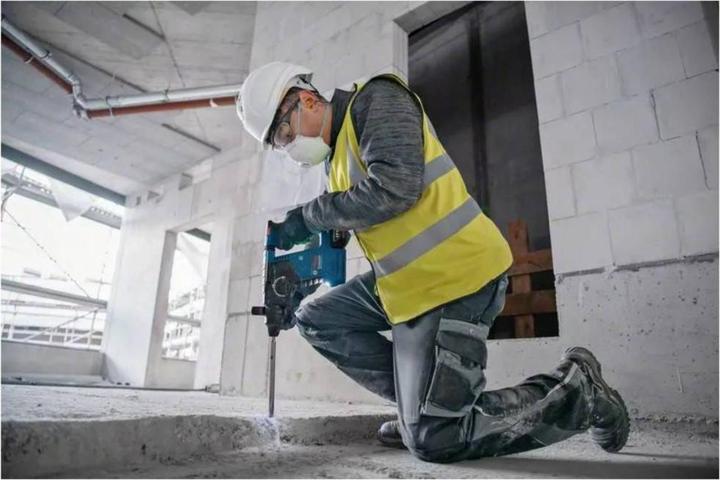 Produktbild Bosch Professional GBH 18V-24 C (solo. L) (Akkubetrieb)
