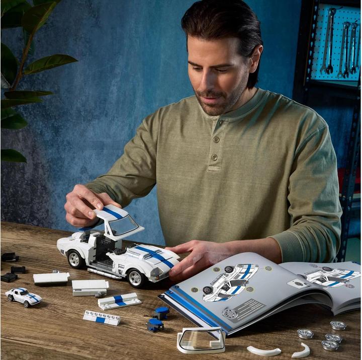 Actual product image Mattel Brick Shop Elite Series Corvette Grand Sport