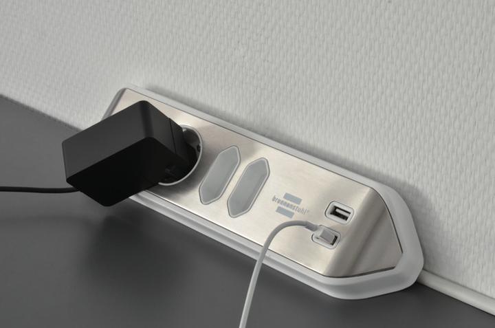 Produktbild Brennenstuhl Eck-Steckdosenleiste (4 x, CEE 7/16, USB, 2 m)