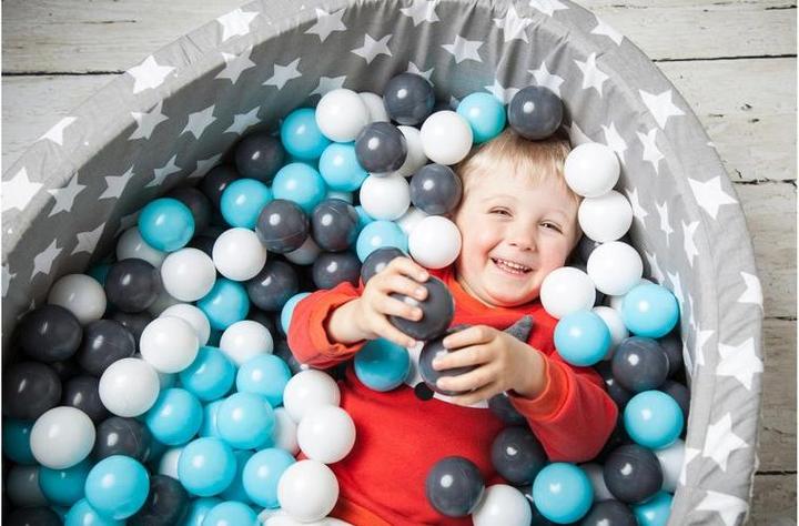 Actual product image Knorrtoys Bällebad soft - "Grey white stars" - 300 balls creme/grey/lightblue (ca. 6 Durchmesser)