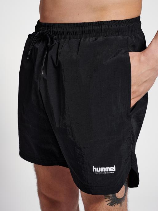 Actual product image hummel Hmllgc Travis Woven Shorts (L)