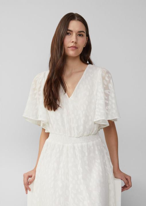 Produktbild S.Oliver Kleid Festliches Maxikleid aus Struktur-Chiffon mit gesmokter Taille (36)