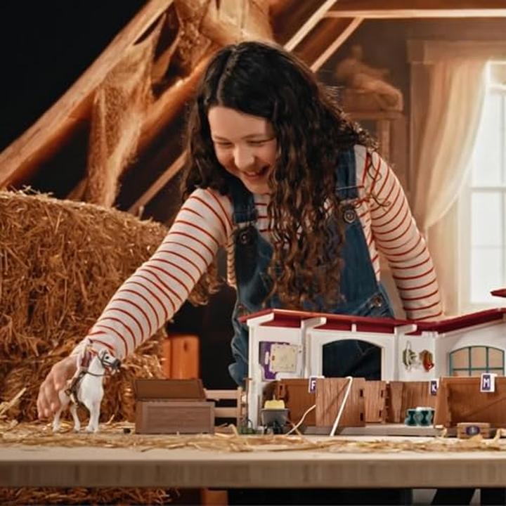 Actual product image Schleich Peppertree riding arena