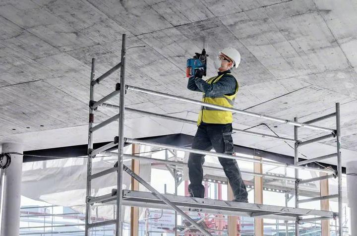 Produktbild Bosch Professional GBH 18V-24 C (solo. L) (Akkubetrieb)