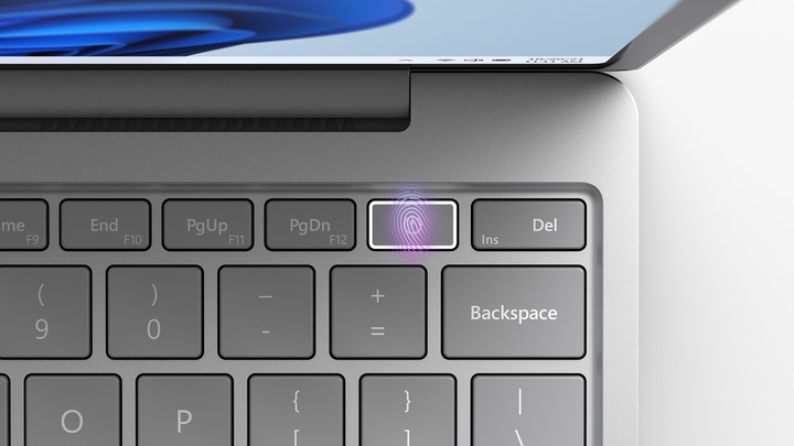 Actual product image Microsoft Surface Laptop Go2 256GB (i5/8GB) Platinum DE/AT W11P (12.40", Intel Core i5-1135G7, 8 GB, 256 GB, DE)