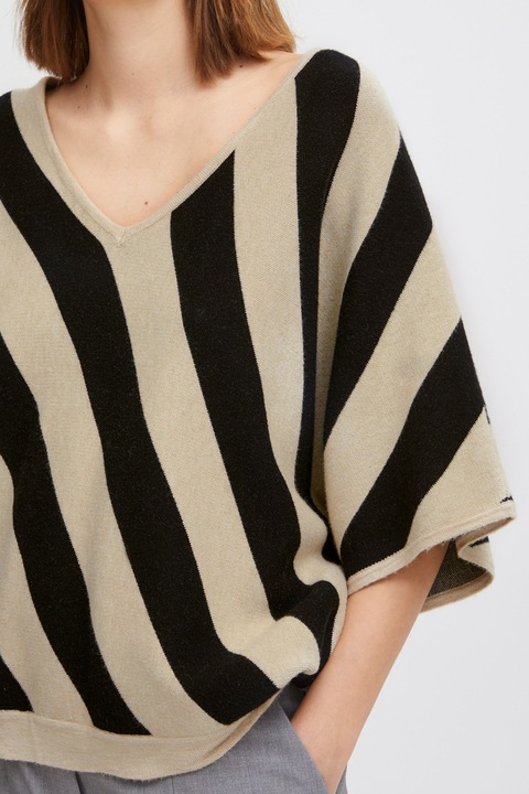 Actual product image B.young BYMIRAN VNECK SHORT SLEEVE 20814635 (XS)