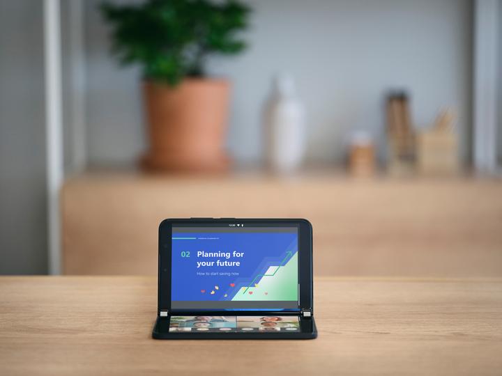 Produktbild Microsoft Surface Duo 2 B2B (128 GB, Obsidian, 8.30", SIM + eSIM, 5G)