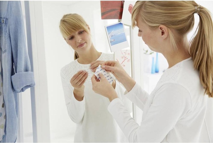 Produktbild tesa TACK doppelseitige Klebebads, transparente Klebestreifen (0.02 kg)