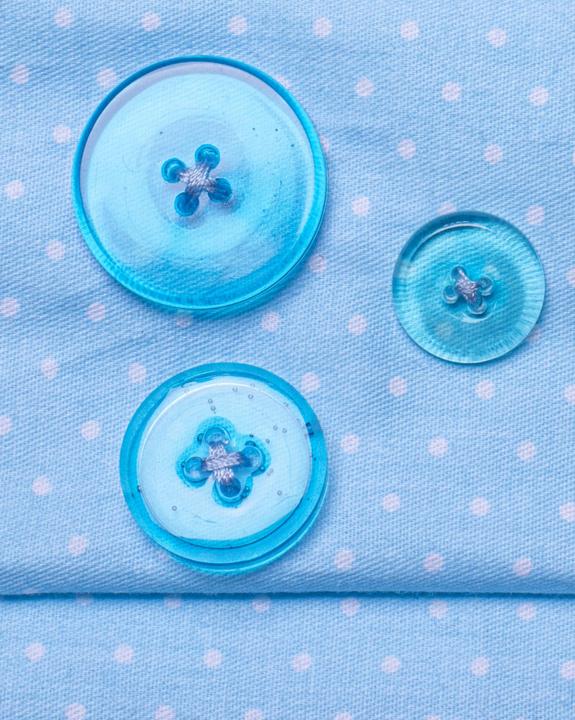 Actual product image Glorex Silicone mould 9 x 8 cm, 11 pieces, buttons