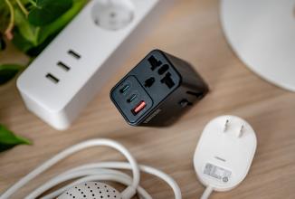 Actual product image Newell GaN Reiseadapter 65 W Netzwerkladegerät
