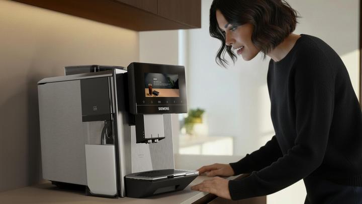 Actual product image Siemens EQ900 plus