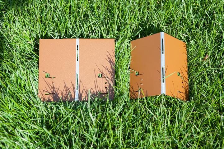 Actual product image Green Split Aluminium/zinc corner for lawn edging 13.5cm (13.50 cm)