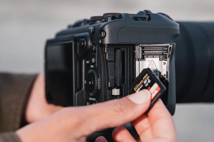 Productafbeelding Canon EOS R6 V behuizing + RF 20-50mm F4 L IS USM PZ (20 - 50 mm, 32.50 Mpx, Volledig formaat)